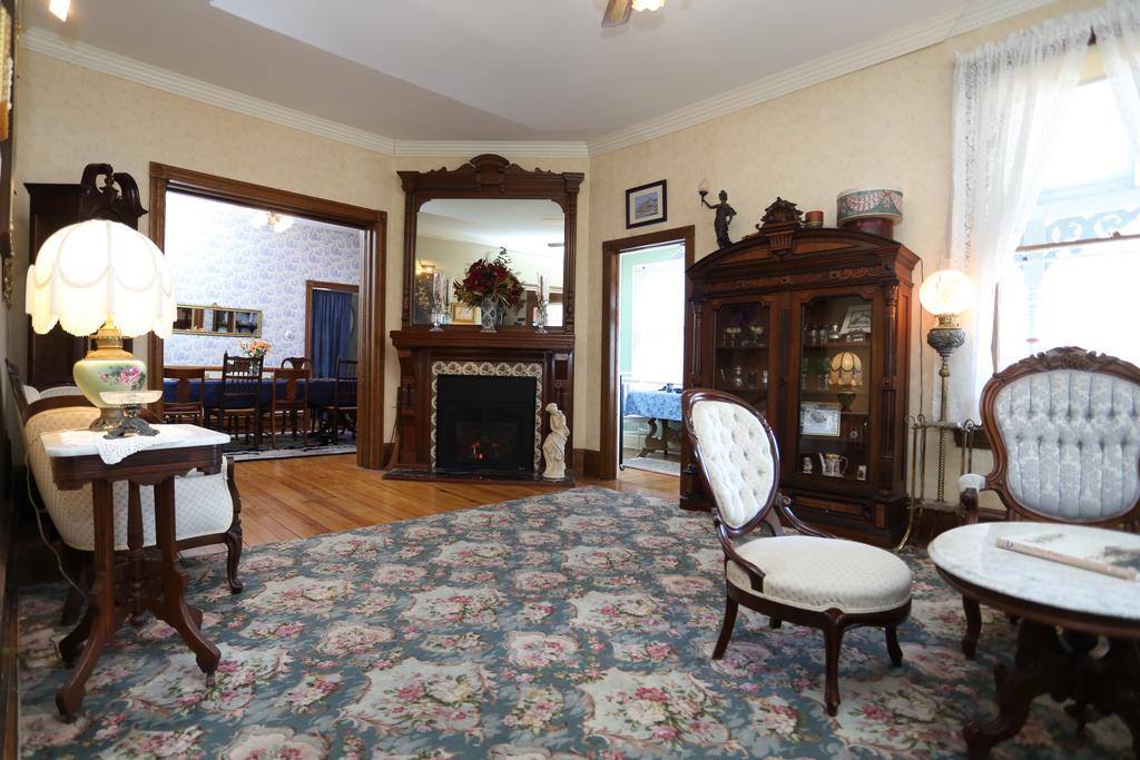 Beauclaires Bed & Breakfast Cape May Exterior photo