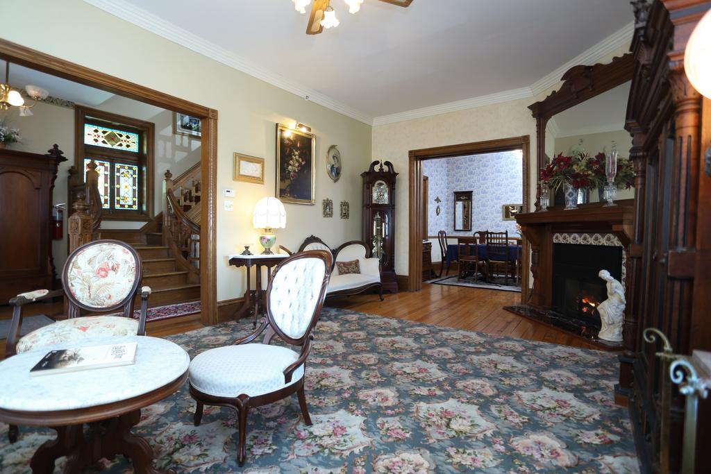 Beauclaires Bed & Breakfast Cape May Exterior photo