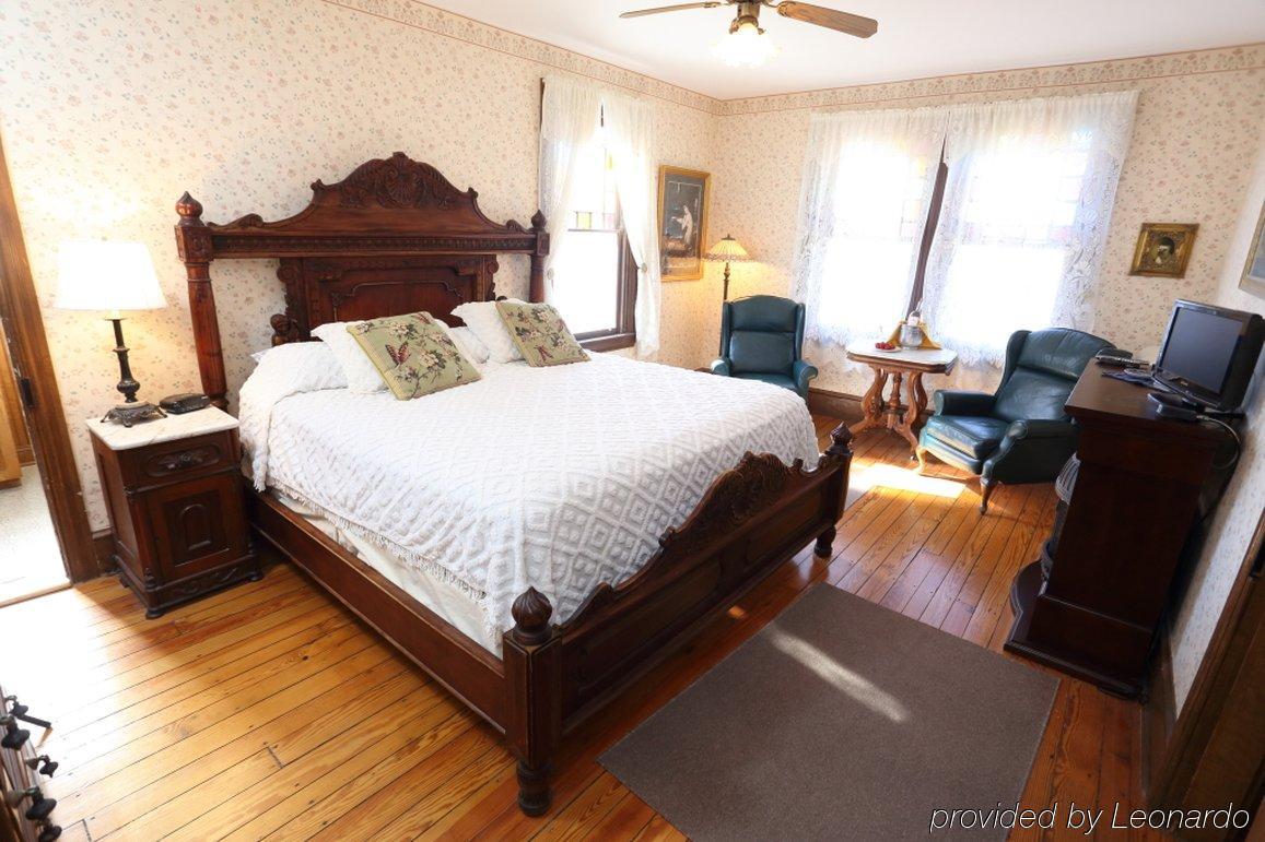 Beauclaires Bed & Breakfast Cape May Exterior photo