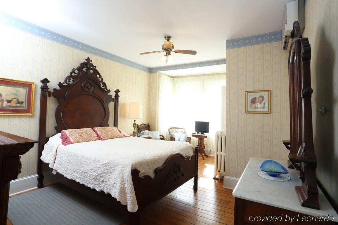 Beauclaires Bed & Breakfast Cape May Exterior photo