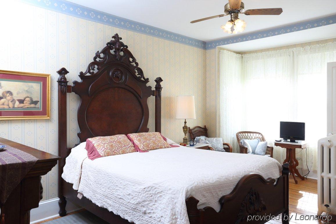Beauclaires Bed & Breakfast Cape May Exterior photo
