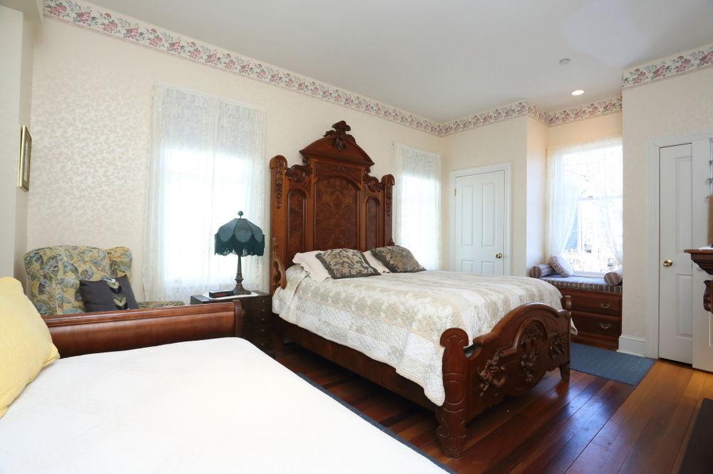 Beauclaires Bed & Breakfast Cape May Exterior photo