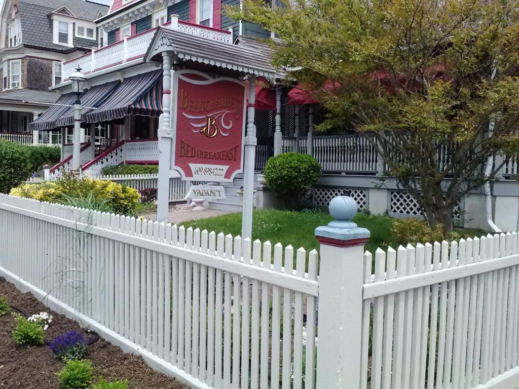 Beauclaires Bed & Breakfast Cape May Exterior photo